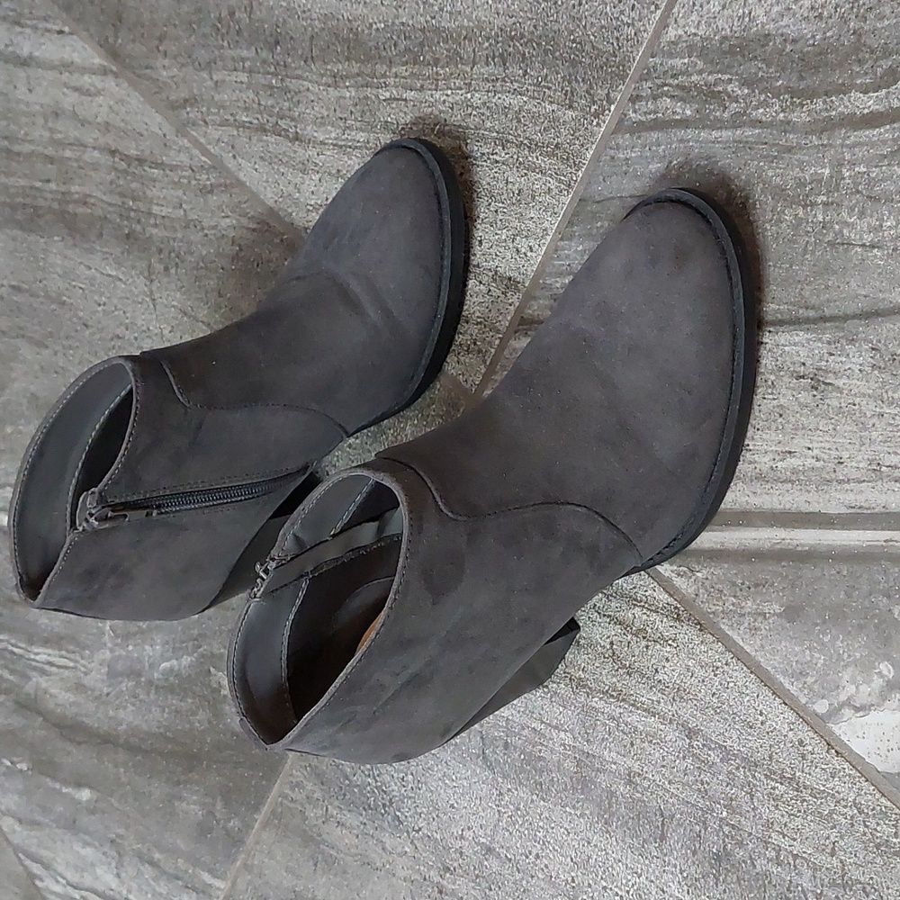 Market & Spruce Dark Grey Suede Block Heel Ankle Booties Size 6.5